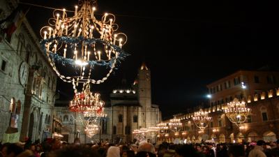 Carnevale di Ascoli: per motivi di sicurezza legati al sisma, piazza del popolo sarà illuminata dai tradizionali lampadari integrati da fari colorati