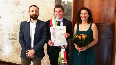 Il sindaco Fioravanti celebra il suo primo matrimonio e agli sposi oltre gli auguri dice: 'La formazione di una nuova famiglia è importante per una città che ha bisogno d'amore'