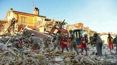 I ritardi nella ricostruzione e la caparbietà di chi vuole ripartire