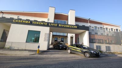 Sequestrata vasta area adibita a discarica di rifiuti potenzialmente pericolosi. Denunciato il proprietario