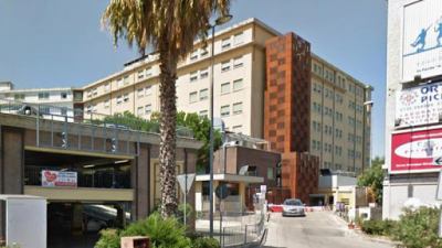 Morto all'ospedale di San Benedetto il paziente ottantenne contagiato da coronavirus forse contratto da parente a sua volta contagiato da dipendente comunale