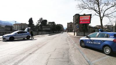 Coronavirus. I controlli non guardano in faccia a nessuno: fermato il Questore in bicicletta con cappelino e mascherina ma tutto era in regola