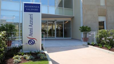 Aperta oggi pomeriggio la Residenza Anni Azzurri Valdaso di Campofilone. Dopo Villa Pini di Civitanova ancora posti letto per pazienti Covid,  a supporto della sanità pubblica regionale