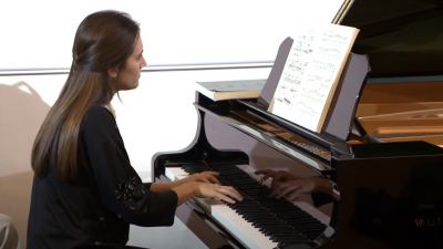 Da'Marche in vita' a 'Zoom Beethoven', un progetto musicale che parte dal sisma e diventa streaming a causa della pandemia: al piano Claudia Canzian