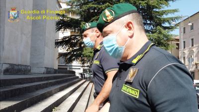 Capodanno a Mosca con i benefici della legge '104' che dovevano servire alla madre 96enne: dipendente pubblico smascherato dalla Guardia di finanza di Ascoli Piceno