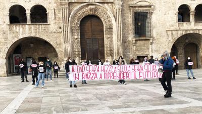 Gli studenti e le studentesse hanno deciso di mobilitarsi, scendendo in Piazza del Popolo