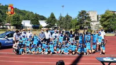 I 40 ragazzi di 'Non solo atletica' hanno seguito la lezione della dottoressa Mariachiara Basurto dedicata all'educazione alla legalità