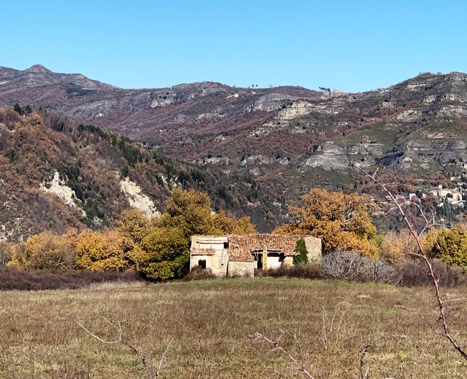 Italia Nostra invita a riflettere sugli effetti dell'apertura di una nuova cava di travertino a San Pietro di Cagnano - Acquasanta Terme